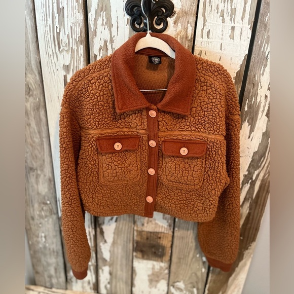PacSun TanBrown Super Soft Lightweight Button Down Cropped Teddy jacket size XS - Picture 3 of 4